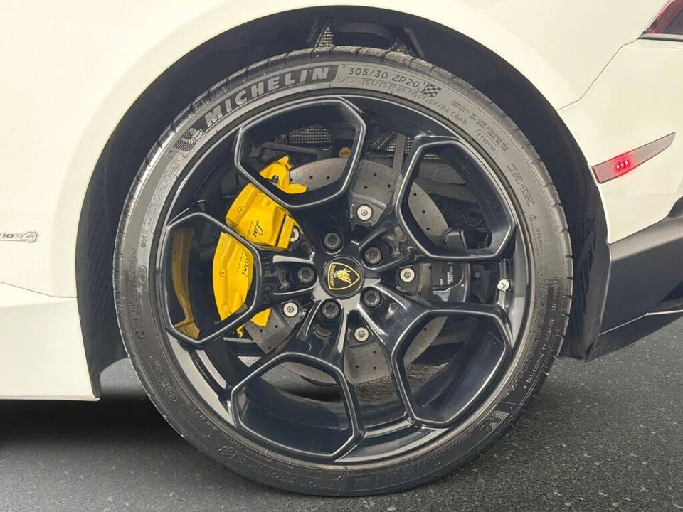 2018 Lamborghini Huracan LP610-4 - Image 13 of 31
