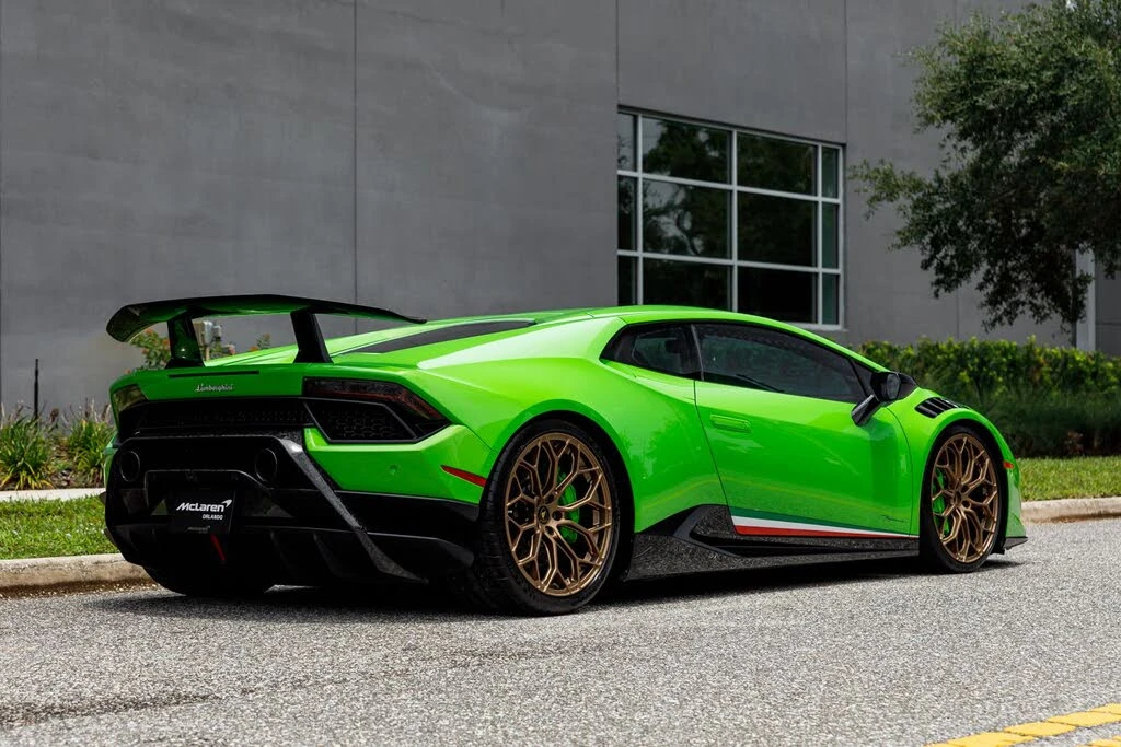 2018 Lamborghini Huracan LP640-4 Performante - Image 3 of 31