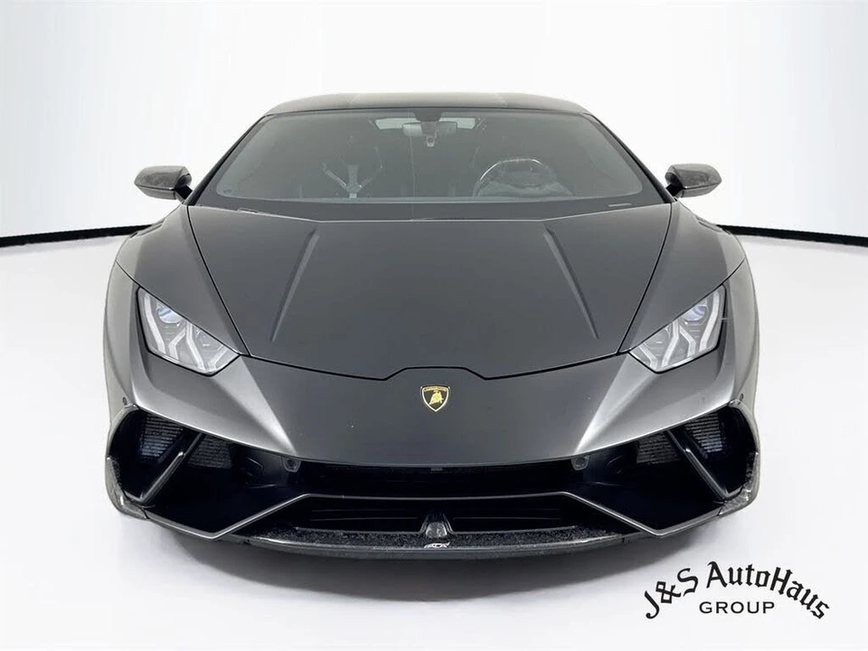2018 Lamborghini Huracan LP640-4 Performante - Image 2 of 31