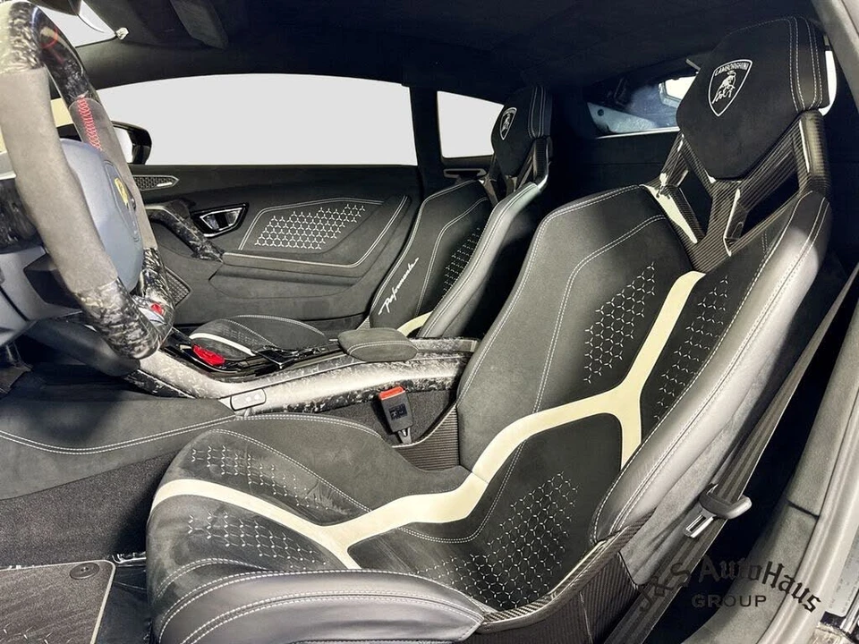 2018 Lamborghini Huracan LP640-4 Performante - Image 11 of 31