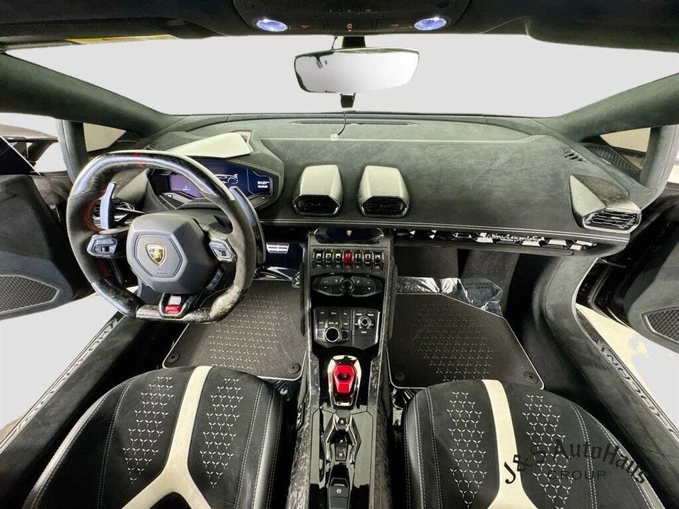 2018 Lamborghini Huracan LP640-4 Performante - Image 28 of 31