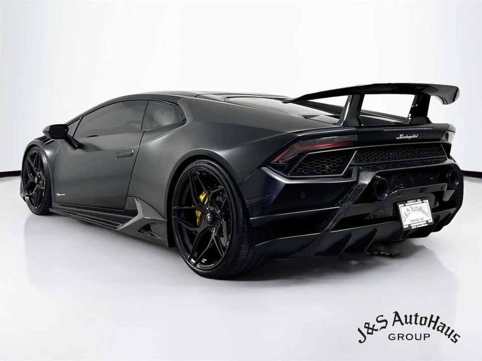 2018 Lamborghini Huracan LP640-4 Performante - Image 5 of 31