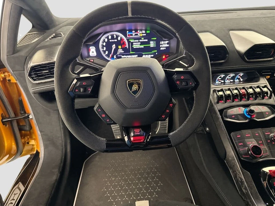 2018 Lamborghini Huracan LP640-4 Performante - Image 23 of 31
