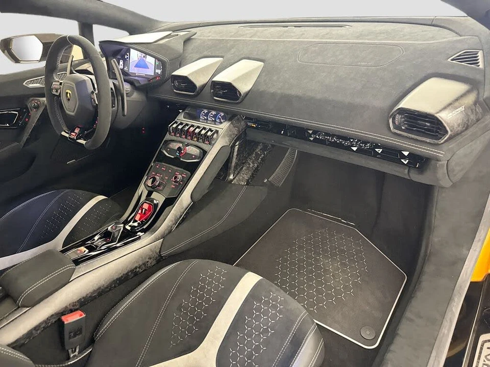 2018 Lamborghini Huracan LP640-4 Performante - Image 30 of 31