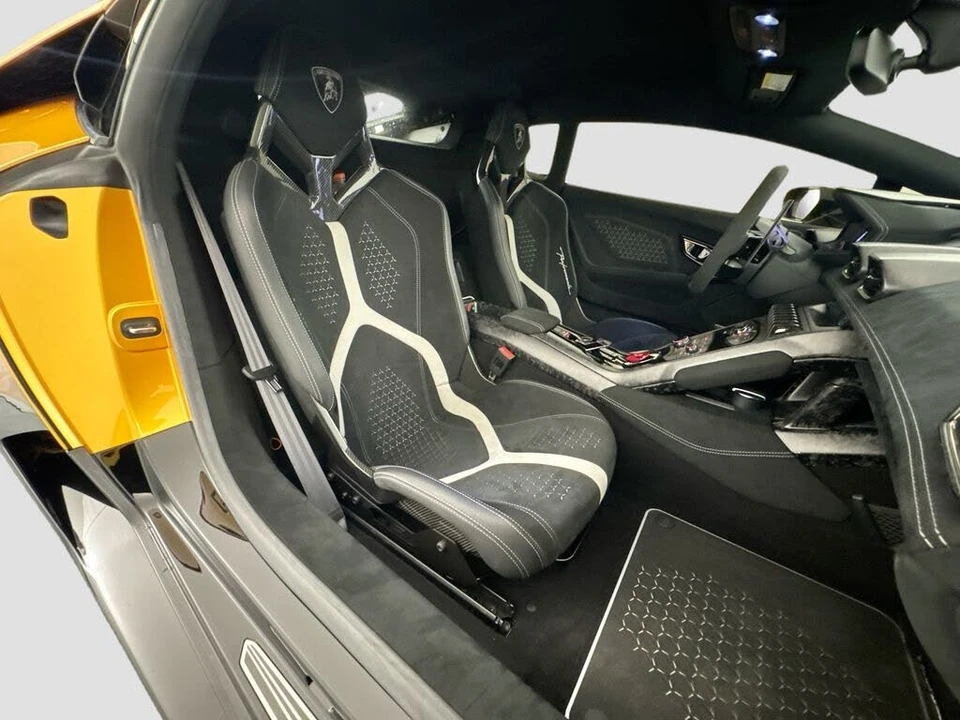 2018 Lamborghini Huracan LP640-4 Performante - Image 29 of 31