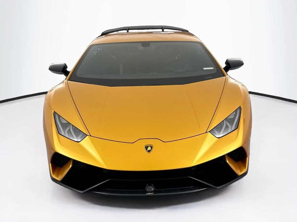 2018 Lamborghini Huracan LP640-4 Performante - Image 2 of 31