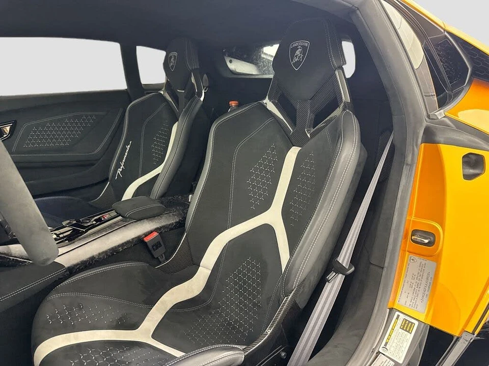 2018 Lamborghini Huracan LP640-4 Performante - Image 22 of 31