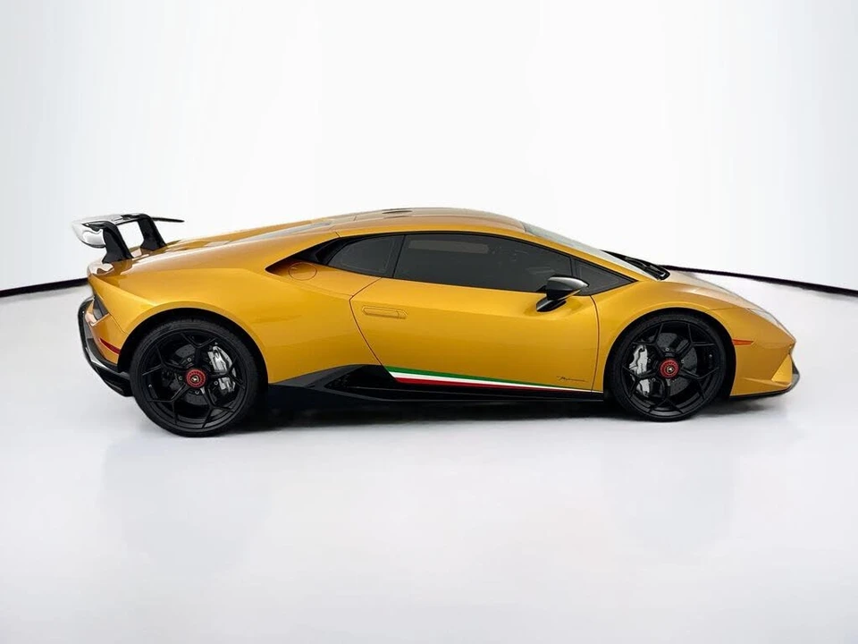 2018 Lamborghini Huracan LP640-4 Performante - Image 4 of 31