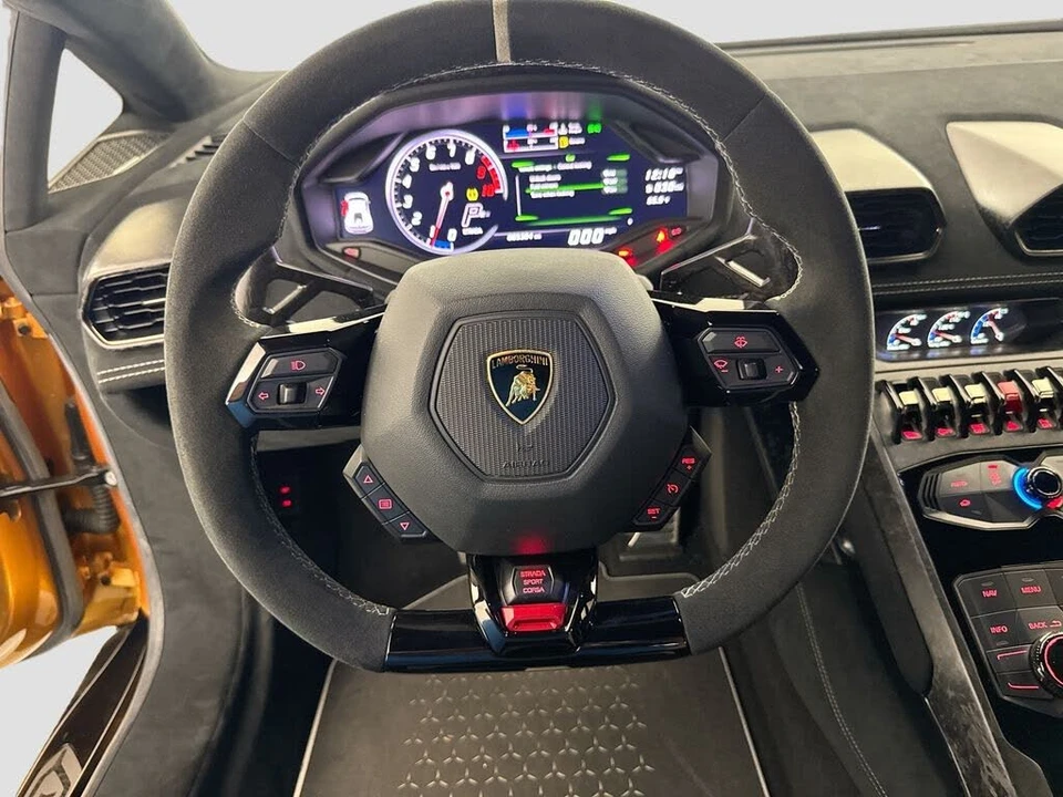 2018 Lamborghini Huracan LP640-4 Performante - Image 11 of 31