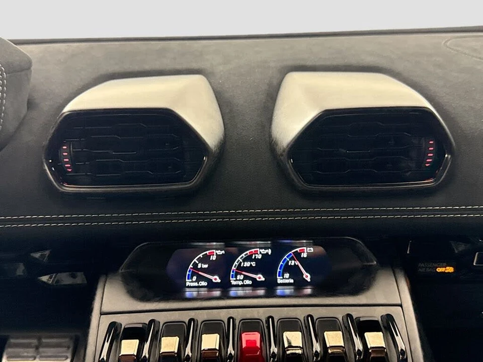 2018 Lamborghini Huracan LP640-4 Performante - Image 27 of 31