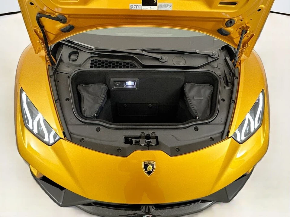 2018 Lamborghini Huracan LP640-4 Performante - Image 28 of 31
