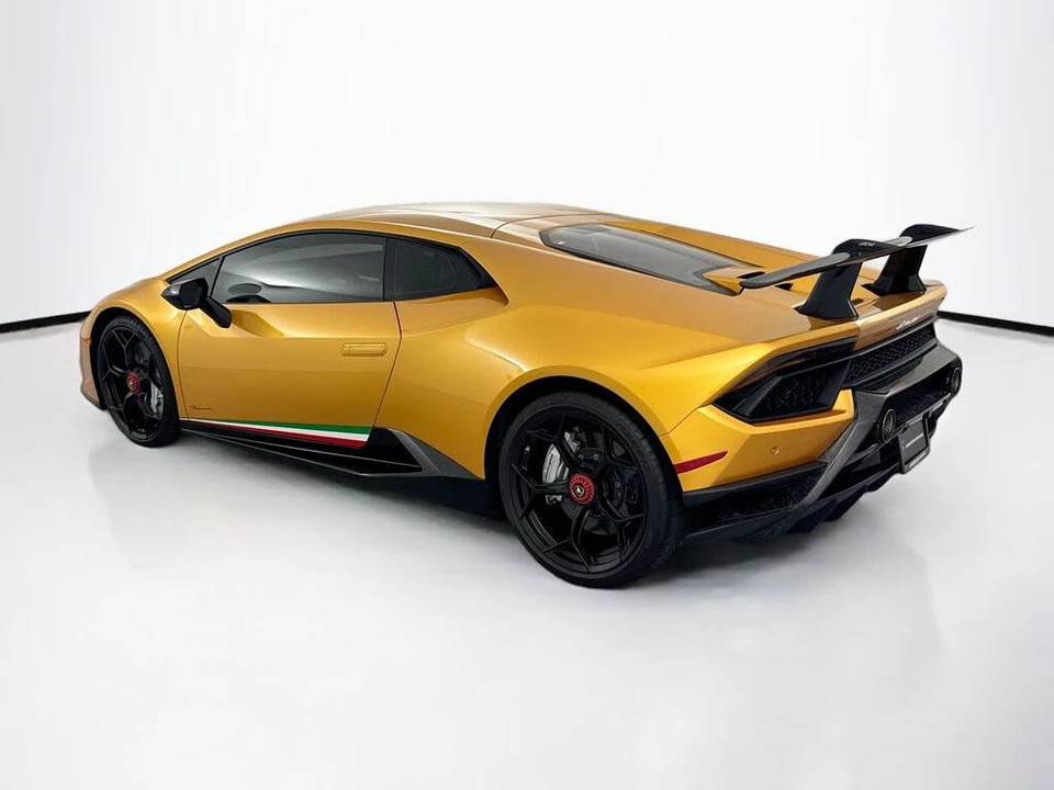 2018 Lamborghini Huracan LP640-4 Performante - Image 7 of 31