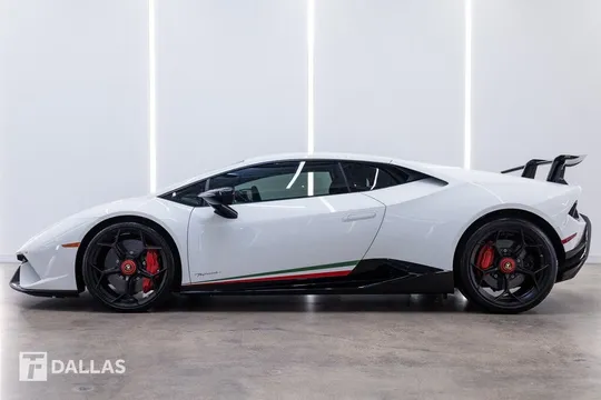 2018 Lamborghini Huracan LP 640-4 Performante Coupe AWD