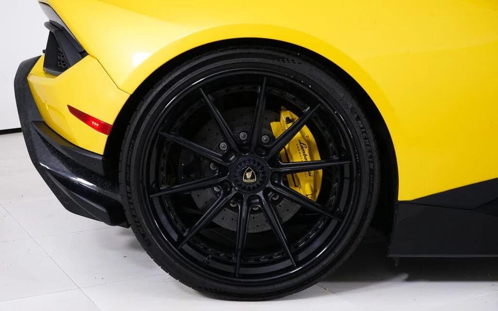 2018 Lamborghini Huracan LP640-4 Performante - Image 13 of 30