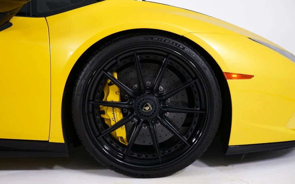 2018 Lamborghini Huracan LP640-4 Performante - Image 14 of 30