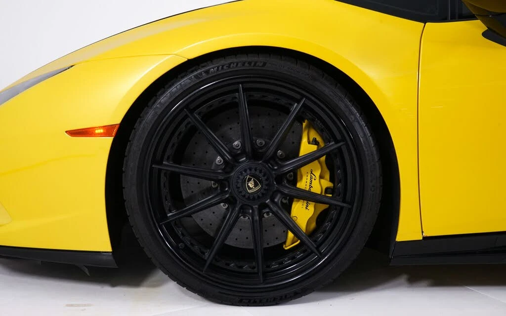 2018 Lamborghini Huracan LP640-4 Performante - Image 11 of 30