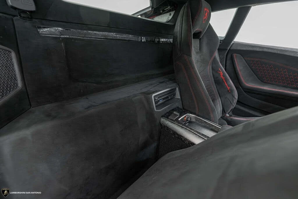 2018 Lamborghini Huracan LP640-4 Performante - Image 29 of 31