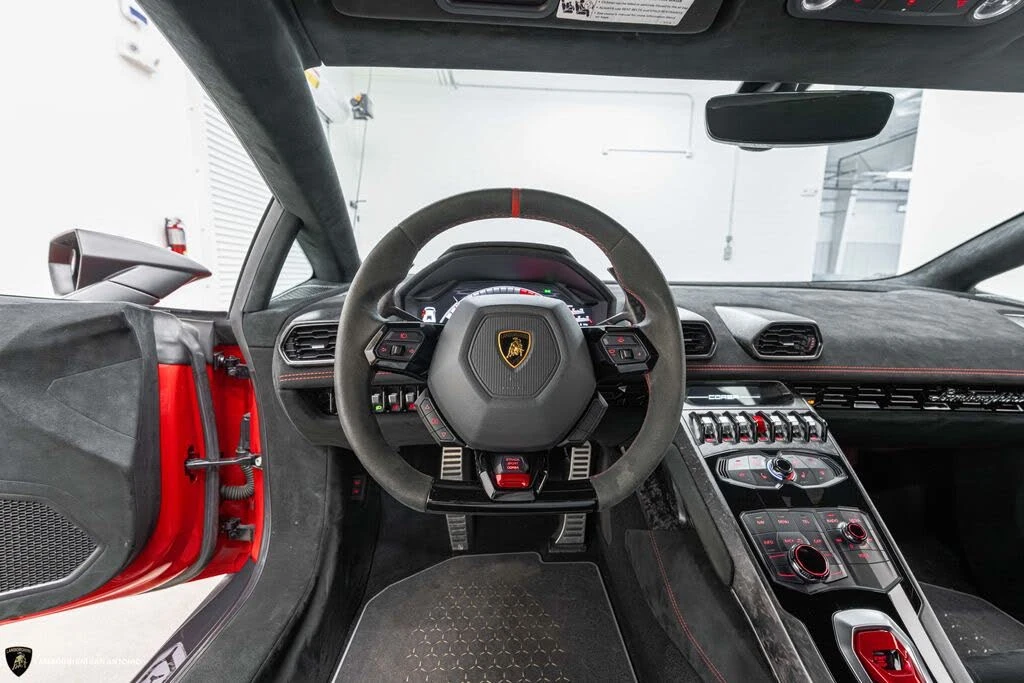 2018 Lamborghini Huracan LP640-4 Performante - Image 4 of 31