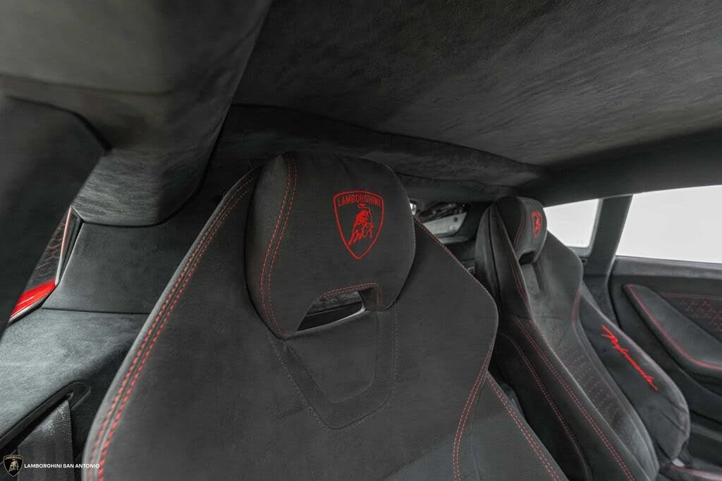 2018 Lamborghini Huracan LP640-4 Performante - Image 28 of 31