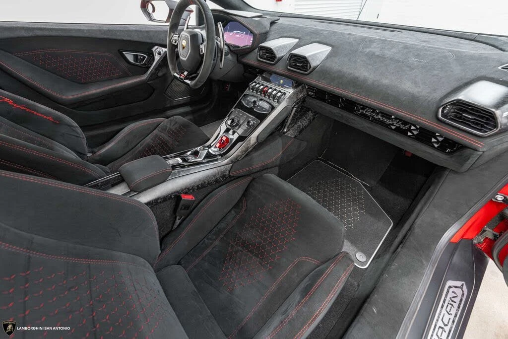 2018 Lamborghini Huracan LP640-4 Performante - Image 2 of 31