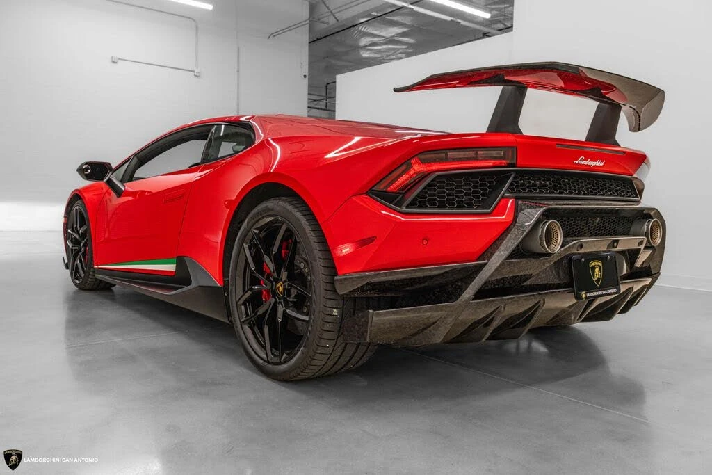 2018 Lamborghini Huracan LP640-4 Performante - Image 3 of 31