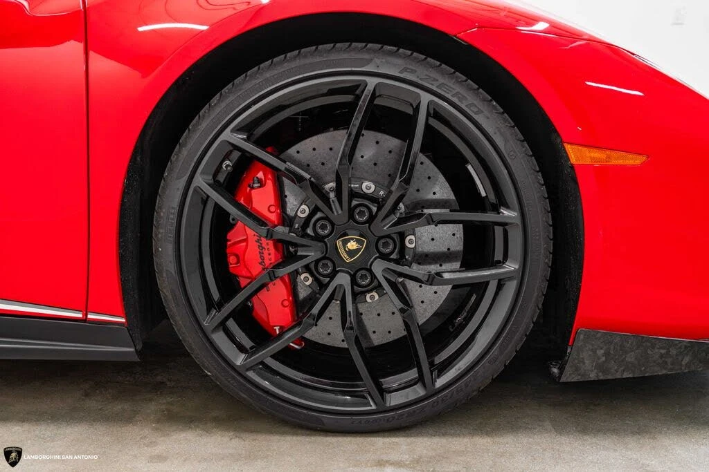 2018 Lamborghini Huracan LP640-4 Performante - Image 9 of 31