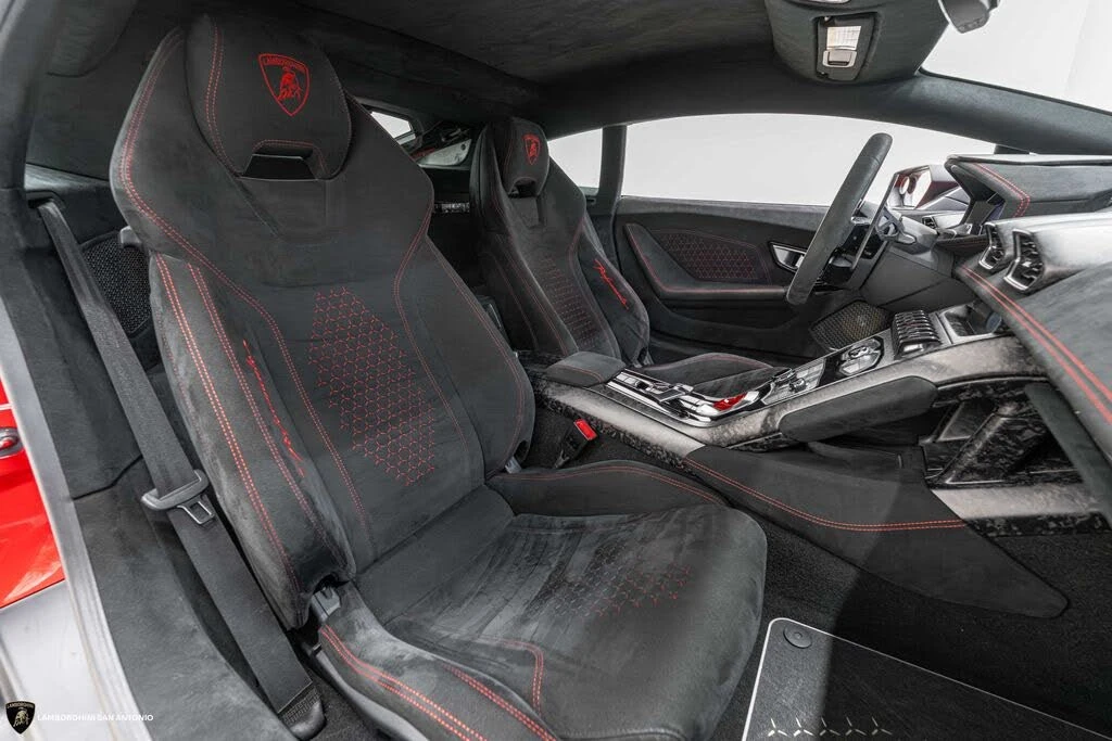2018 Lamborghini Huracan LP640-4 Performante - Image 27 of 31