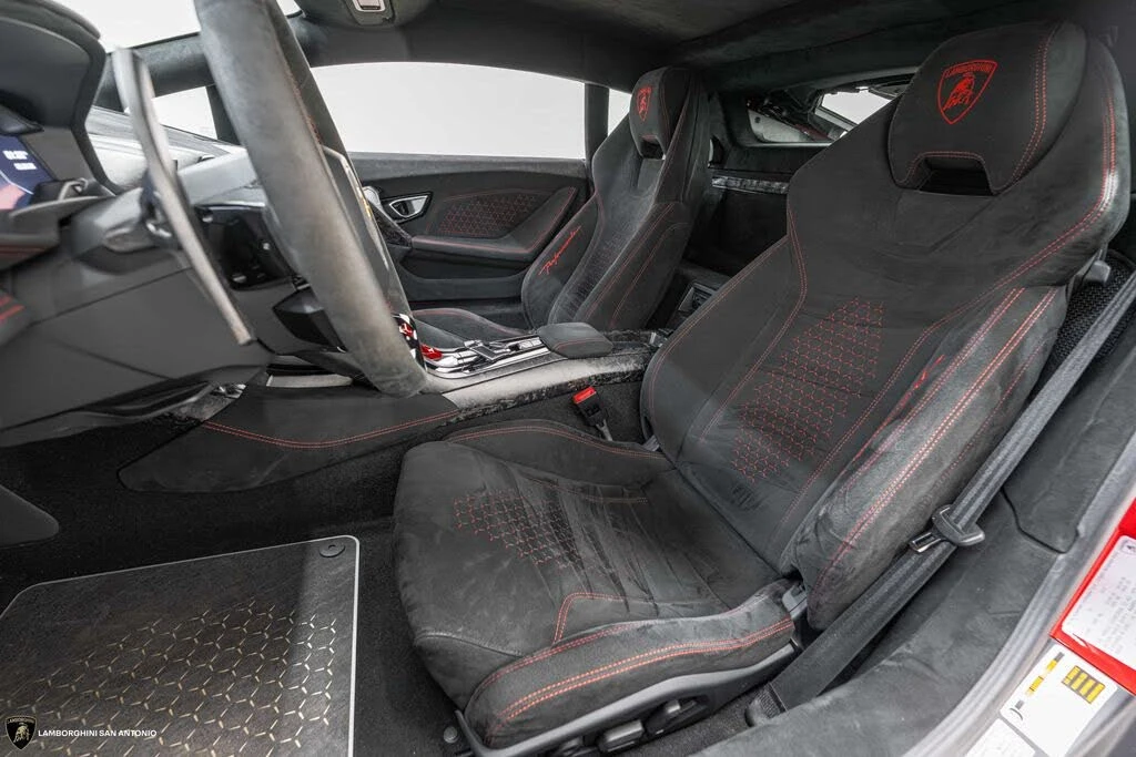 2018 Lamborghini Huracan LP640-4 Performante - Image 26 of 31