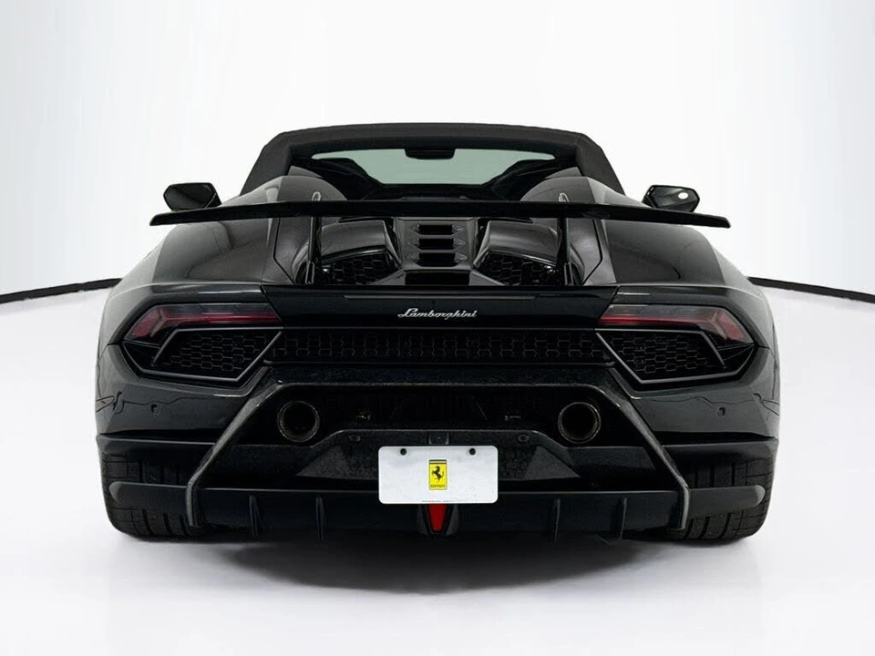 2018 Lamborghini Huracan LP640-4 Performante - Image 14 of 31