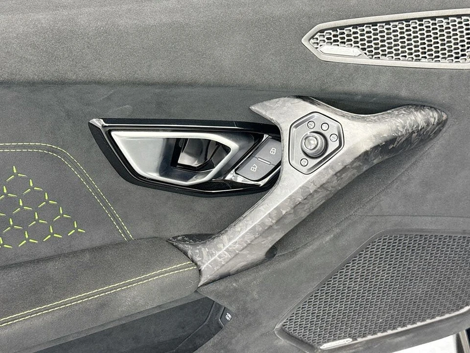 2018 Lamborghini Huracan LP640-4 Performante - Image 28 of 31