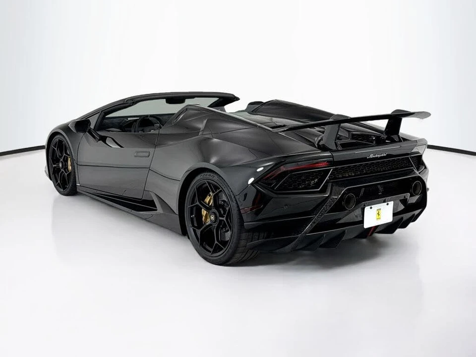 2018 Lamborghini Huracan LP640-4 Performante - Image 7 of 31