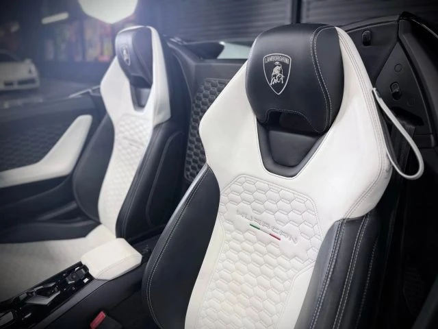2018 Lamborghini Huracan LP580-2 - Image 19 of 20