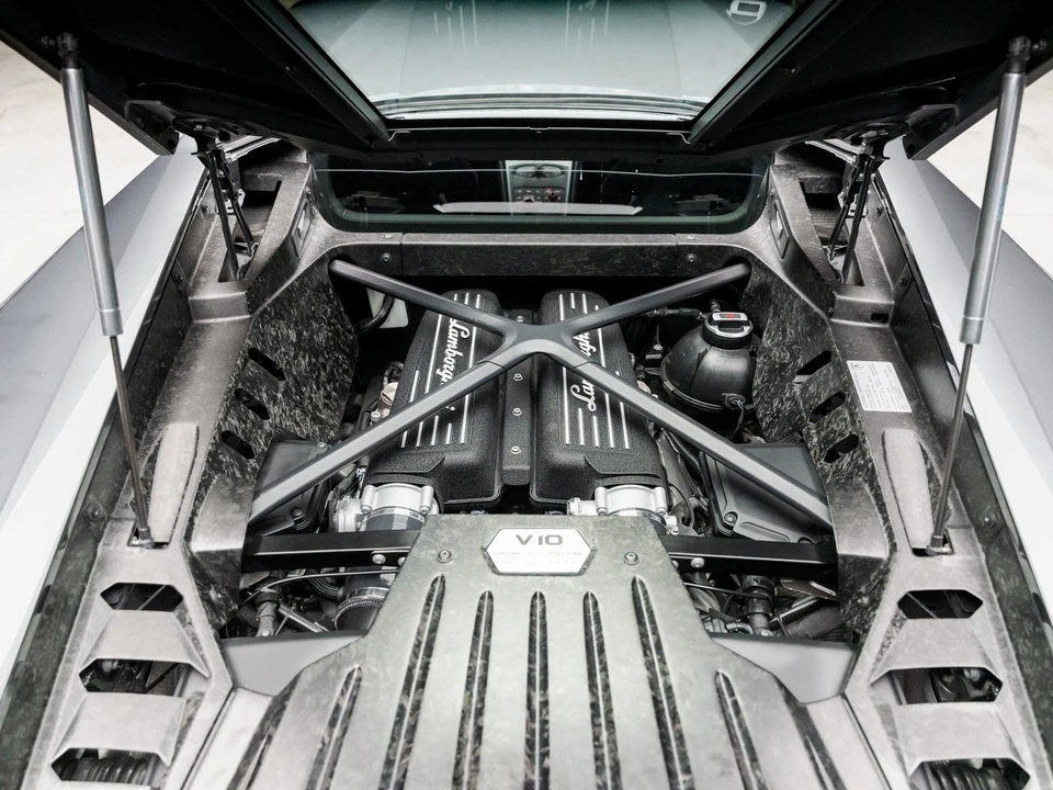 2018 Lamborghini Huracan LP580-2 - Image 5 of 12