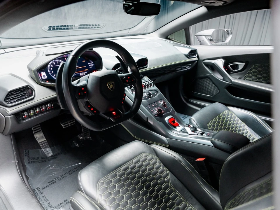 2018 Lamborghini Huracan LP580-2 - Image 6 of 12