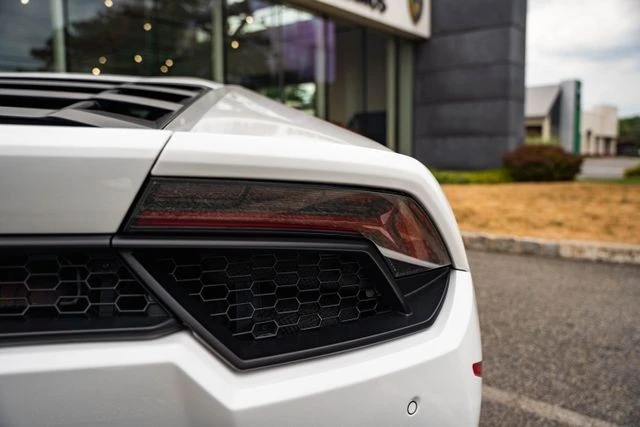 2018 Lamborghini Huracan LP580-2 - Image 25 of 31