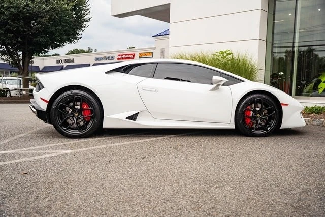 2018 Lamborghini Huracan LP580-2 - Image 6 of 12
