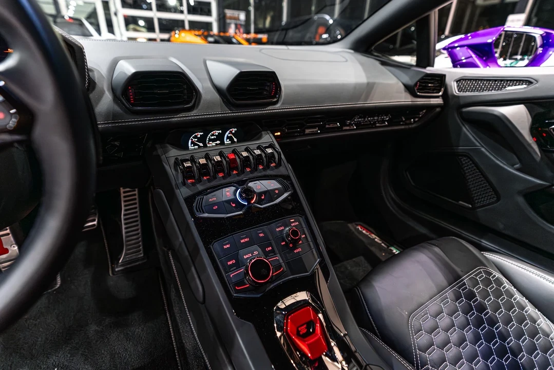 2018 Lamborghini Huracan LP580-2 - Image 13 of 21