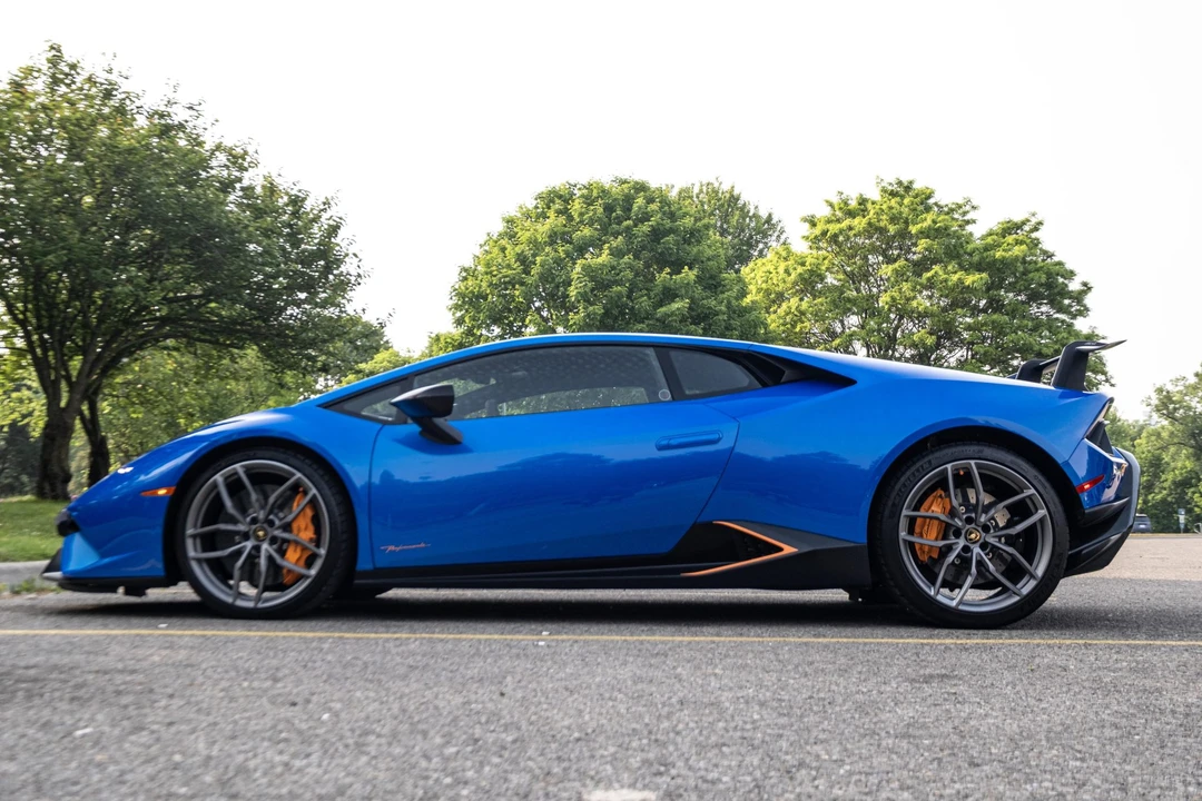 2018 Lamborghini Huracan LP640-4 Performante - Image 16 of 31