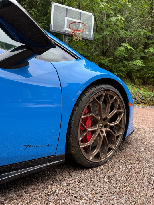 2018 Lamborghini Huracan LP640-4 Performante - Image 4 of 11