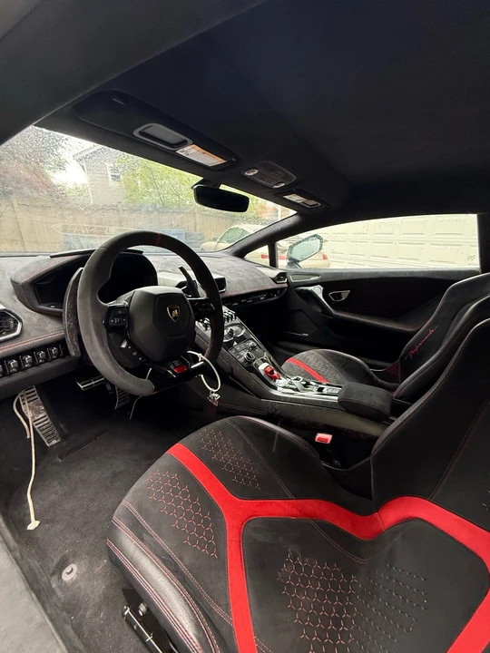 2018 Lamborghini Huracan LP640-4 Performante - Image 10 of 11