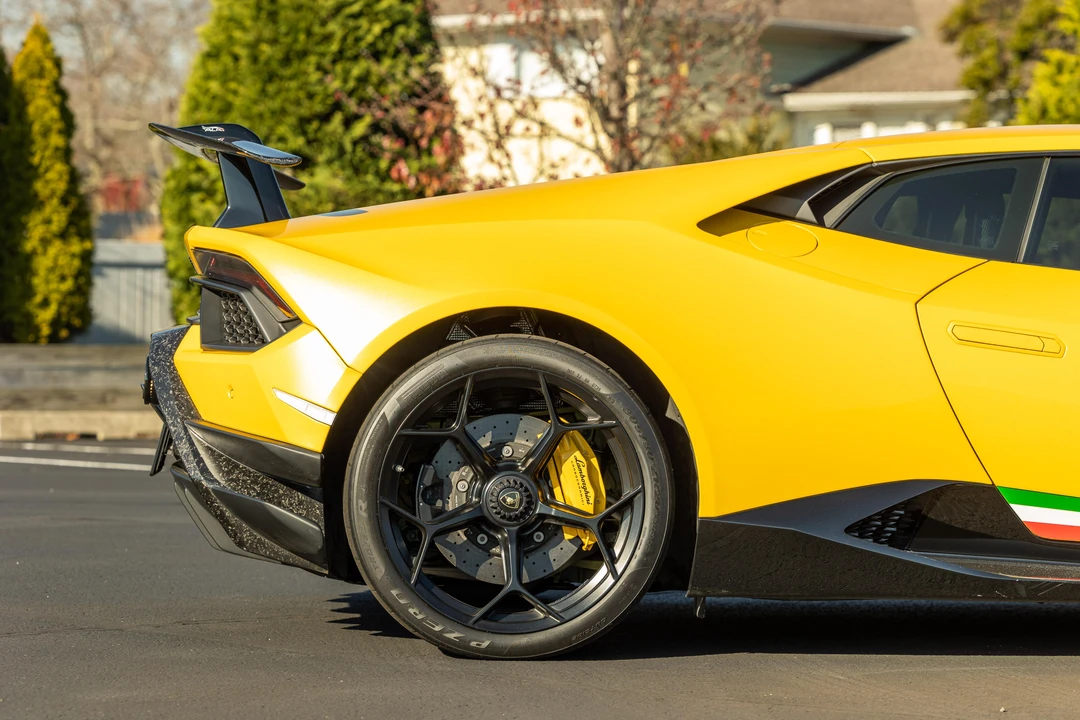 2018 Lamborghini Huracan LP640-4 Performante - Image 29 of 31