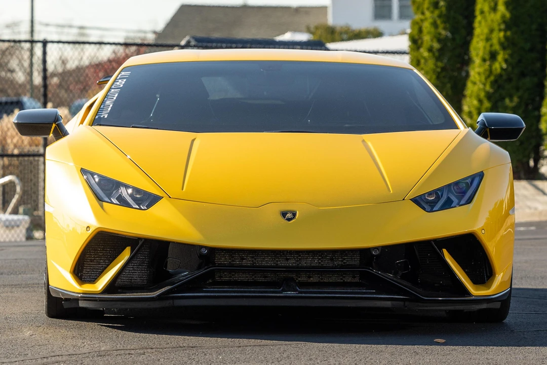 2018 Lamborghini Huracan LP640-4 Performante - Image 2 of 31
