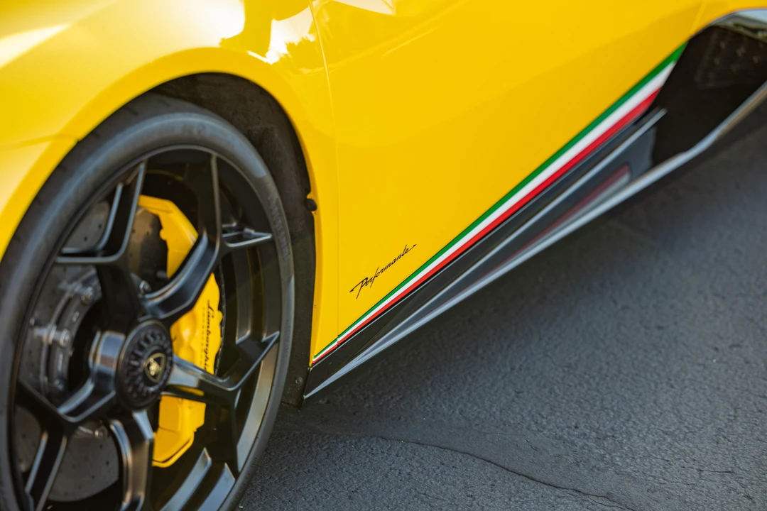 2018 Lamborghini Huracan LP640-4 Performante - Image 20 of 31