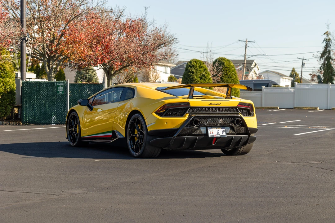 2018 Lamborghini Huracan LP640-4 Performante - Image 11 of 31