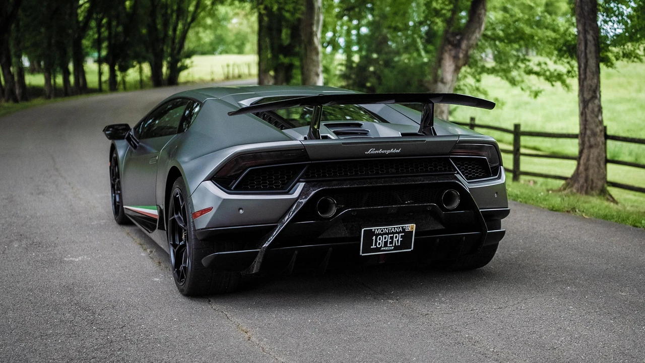 2018 Lamborghini Huracan LP640-4 Performante - Image 28 of 31