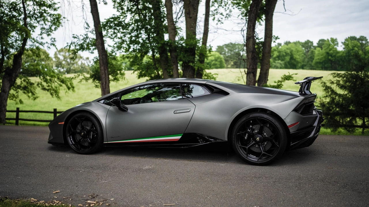 2018 Lamborghini Huracan LP640-4 Performante - Image 21 of 31