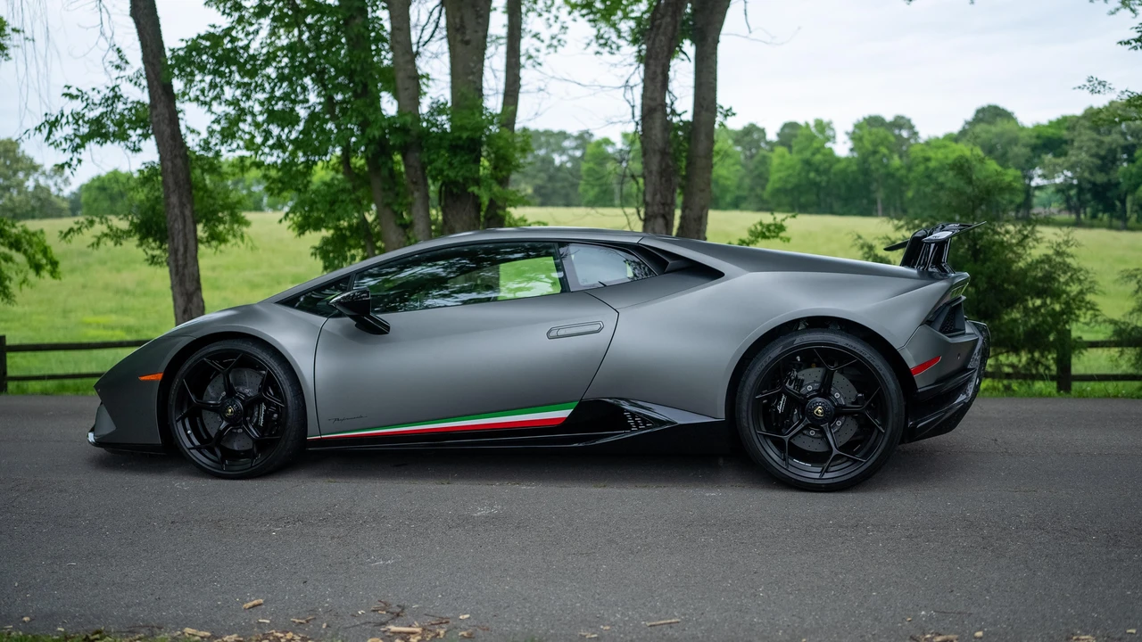 2018 Lamborghini Huracan LP640-4 Performante - Image 20 of 31
