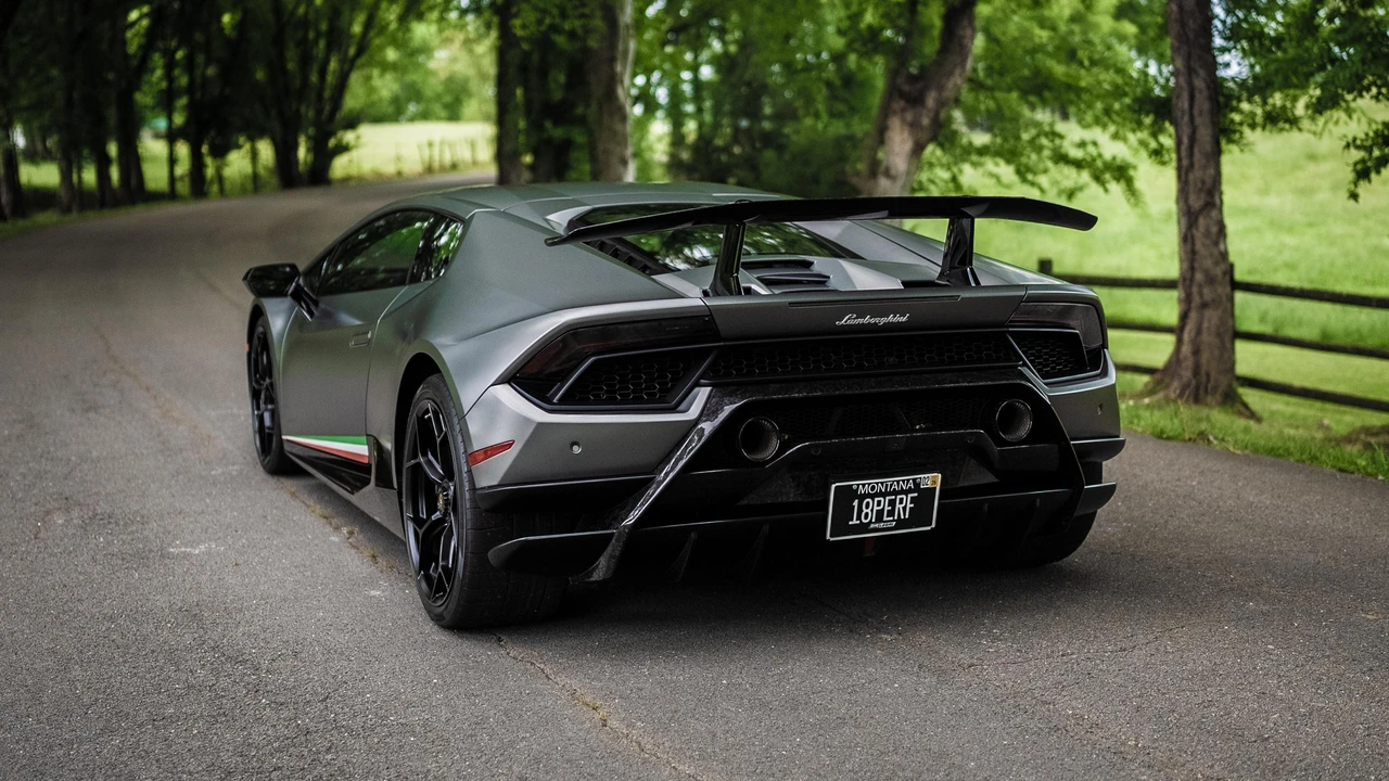 2018 Lamborghini Huracan LP640-4 Performante - Image 27 of 31