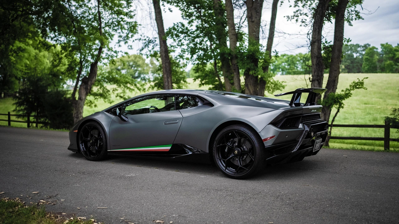 2018 Lamborghini Huracan LP640-4 Performante - Image 23 of 31