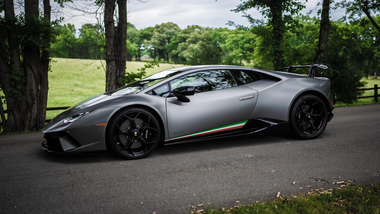 2018 Lamborghini Huracan LP640-4 Performante - Image 16 of 31